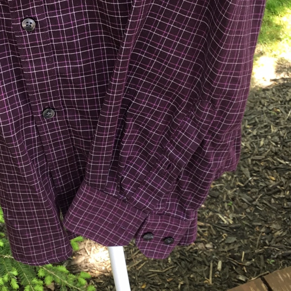 Van Heusen burgundy button down - Picture 4 of 6